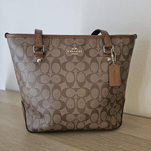 COACH Classic Brown Signature Tote Bag (Medium) - Picture 2 of 15
